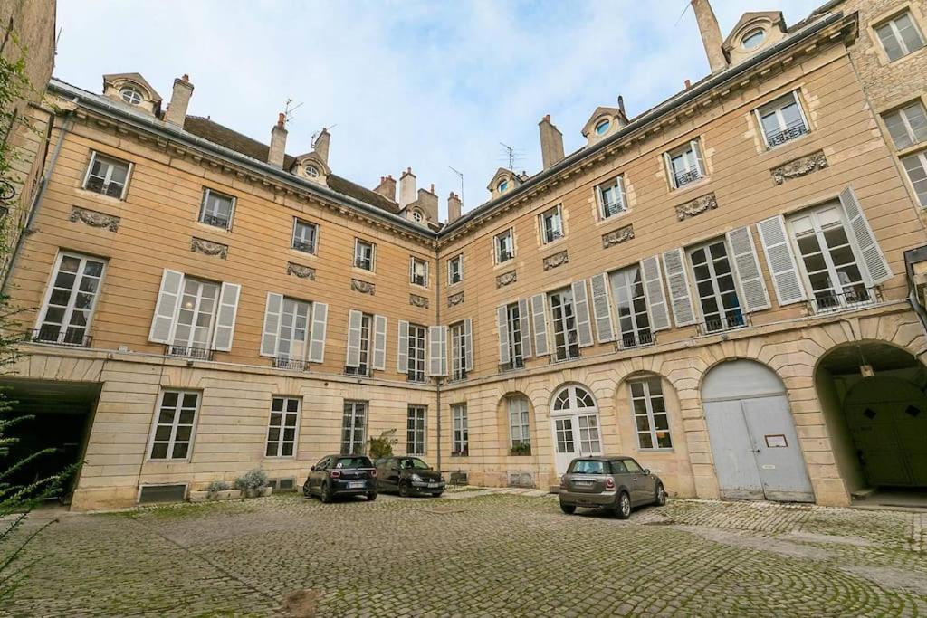 Le Hardi Leilighet Dijon Eksteriør bilde